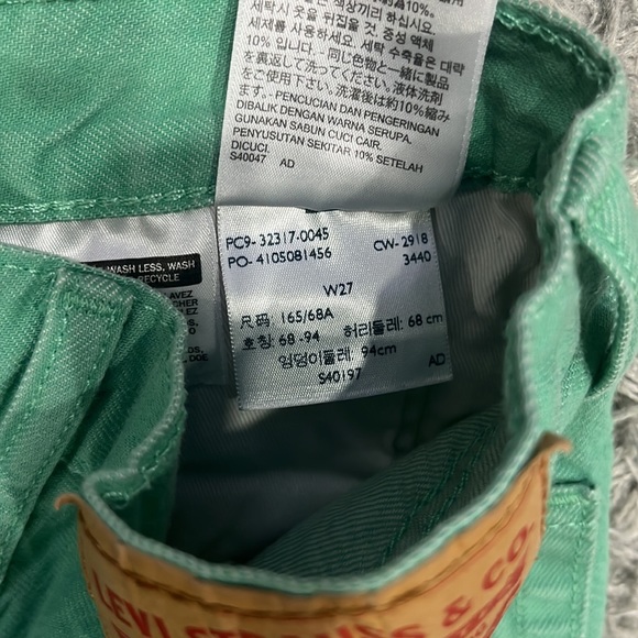 Womesn Levi's Jeans Short Green Size 27 - Picture 5 of 5